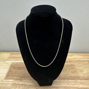 Vintage Gold Tone Artistry TM. 16" Gold Chain Choker Necklace